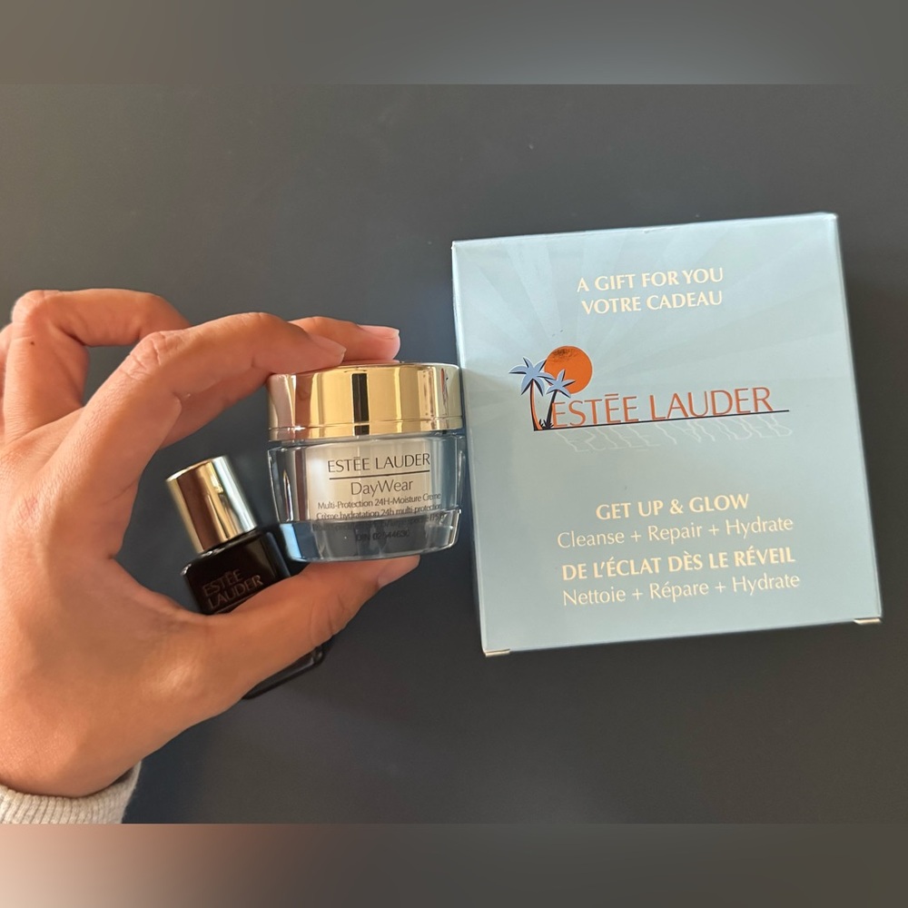 Estee Lauder DayWear Moisturizer Set - Blue and Black